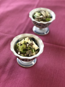 ４